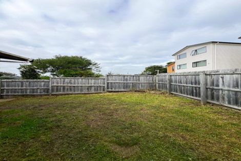 Photo of property in 20 Thornlow Street, Glendene, Auckland, 0602