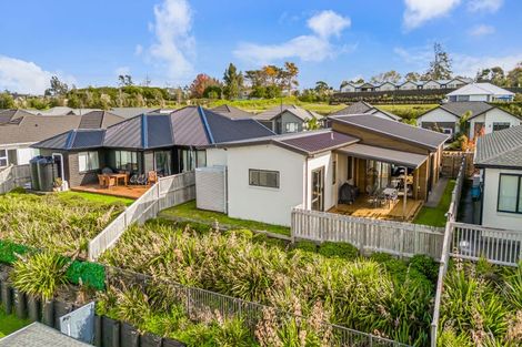 Photo of property in 74 Vinistra Road, Huapai, Kumeu, 0810