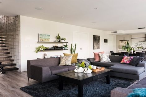 Photo of property in 8 Flotilla Place, Long Bay, Auckland, 0630