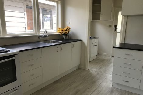 Photo of property in 15 Raleigh Road, Northcote, Auckland, 0627