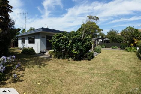 Photo of property in 20 Gillies Crescent, Waimarama, Havelock North, 4294