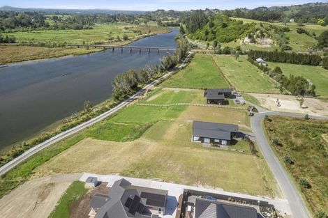 Photo of property in 18 Te Ara O Tahataharoa, Te Puna, Tauranga, 3176