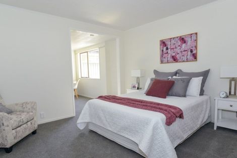 Photo of property in 402 Alexandra Street, Hastings, 4122