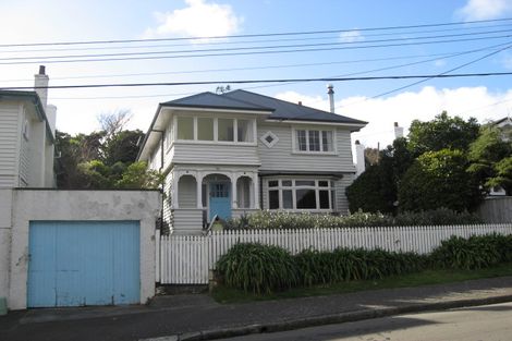 Photo of property in 6 Newcombe Crescent, Karori, Wellington, 6012