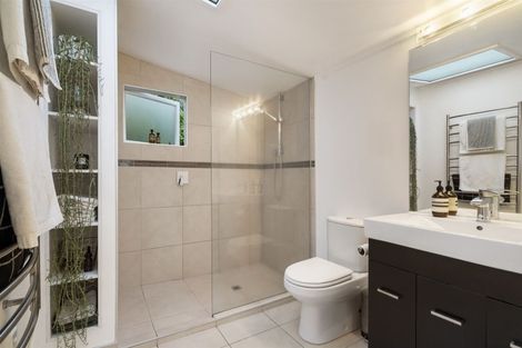 Photo of property in 7 Rodney Road, Northcote Point, Auckland, 0627
