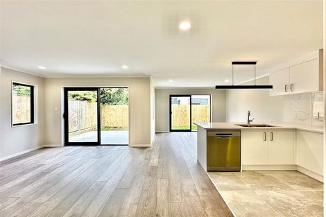 Photo of property in 33 Combat Street, Papakura, 2110