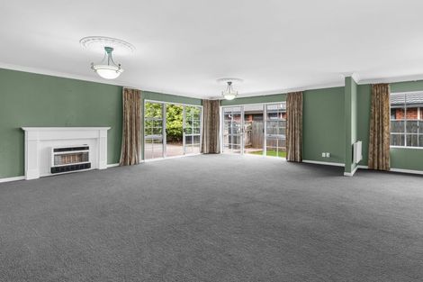 Photo of property in 16 Rosebank Avenue, Kelvin Grove, Palmerston North, 4414