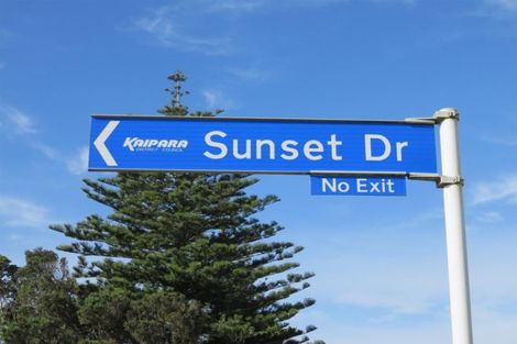 Photo of property in 22 Sunset Drive, Baylys Beach, 0377