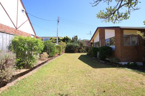 Photo of property in 3/5 Tobruk Crescent, Milford, Auckland, 0620