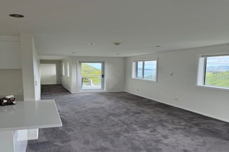 Photo of property in 12 Miles Crescent, Newlands, Wellington, 6037