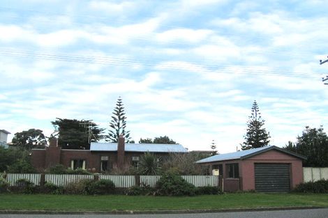 Photo of property in 56 Moana Street, Otaki Beach, Otaki, 5512