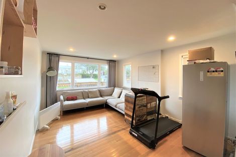 Photo of property in 140 Ennis Avenue, Pakuranga Heights, Auckland, 2010