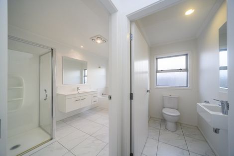 Photo of property in 17 Lorenzo Place, Kelvin Grove, Palmerston North, 4414