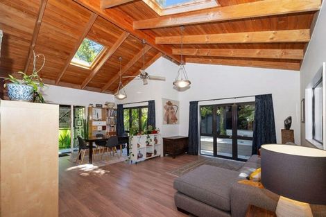 Photo of property in 24 Valley Road, Titirangi, Auckland, 0604