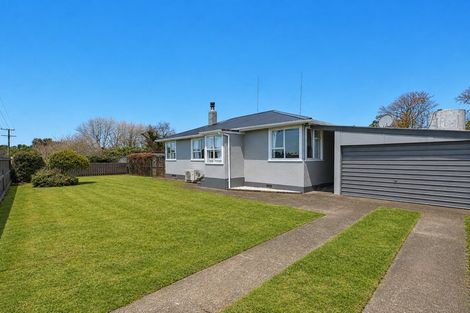 Photo of property in 17 Kairau Road West, Sentry Hill, New Plymouth, 4373