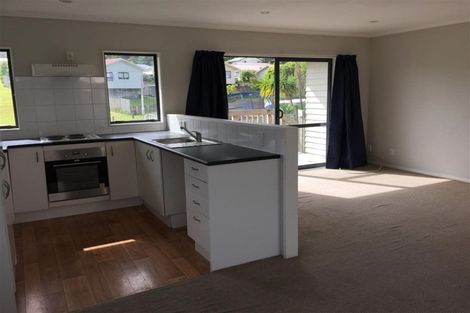 Photo of property in 17 Maywood Crescent, Glen Eden, Auckland, 0602