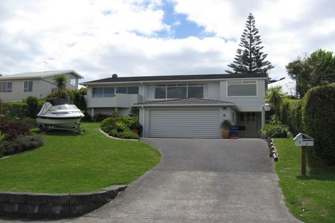 Photo of property in 3 The Crescent, Tindalls Beach, Whangaparaoa, 0930