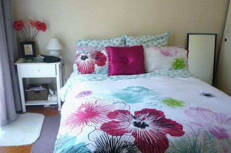 Photo of property in 1610a Great North Road, Waterview, Auckland, 1026