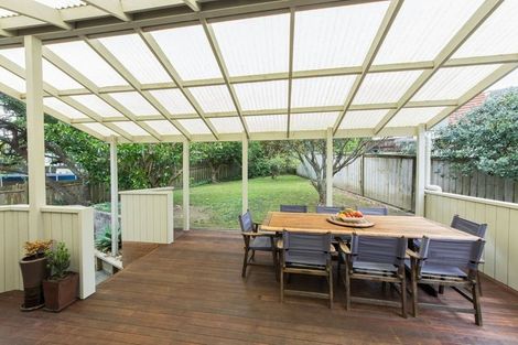 Photo of property in 14 Woodhouse Place, West Harbour, Auckland, 0618