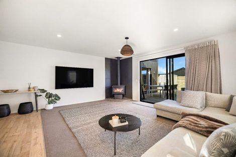 Photo of property in 13 Wheat Street, Jacks Point, Queenstown, 9371