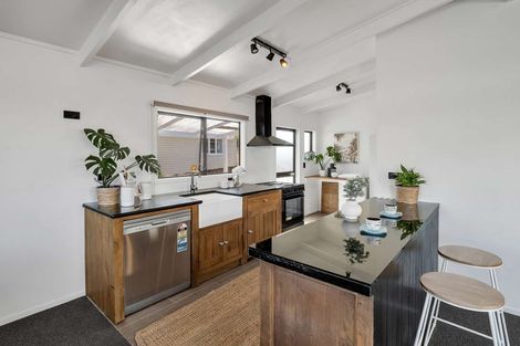 Photo of property in 1/9 Titoki Street, Te Atatu Peninsula, Auckland, 0610