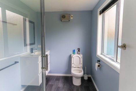 Photo of property in 30 Kilmarnock Street, Wallacetown, 9816