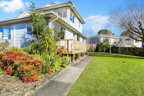 Photo of property in 8 Lisa Rise, Half Moon Bay, Auckland, 2012