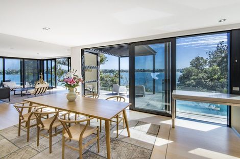 Photo of property in 10a First Avenue, Stanley Point, Auckland, 0624