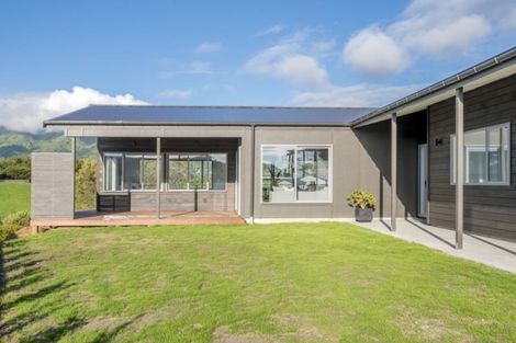 Photo of property in 3 Lamont Place, Waikanae, 5036