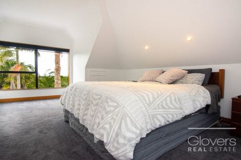 Photo of property in 22 Rimu Road, Oratia, Auckland, 0604