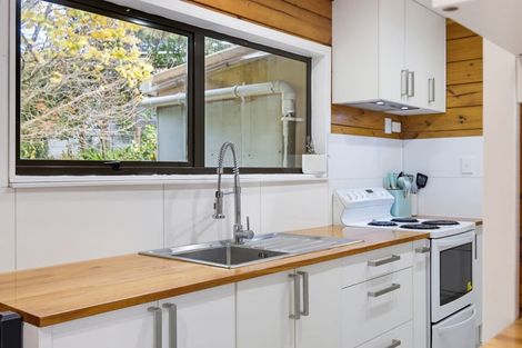 Photo of property in 2b Collingwood Road, Waiuku, 2123