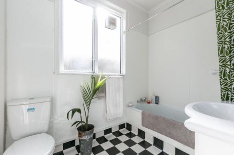 Photo of property in Samoa High Commission, 4/1 Wesley Road, Kelburn, Wellington, 6012