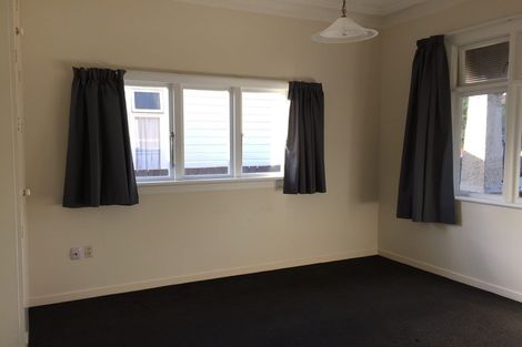 Photo of property in 174 Victoria Road, Saint Clair, Dunedin, 9012