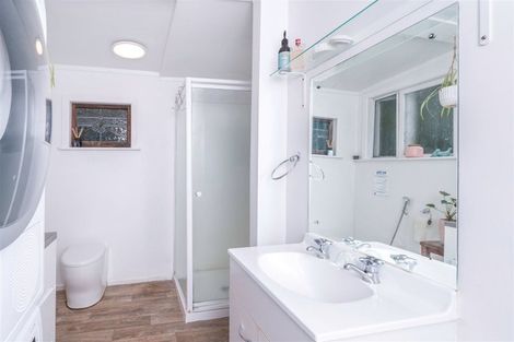 Photo of property in 56 Tilley Road, Paekakariki, 5034