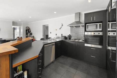 Photo of property in 25 Croftview Road, Wattle Downs, Auckland, 2103