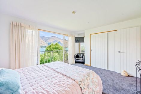 Photo of property in 32 Lismore Street, Wanaka, 9305