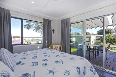 Photo of property in 574 Pukehina Parade, Pukehina, Te Puke, 3189