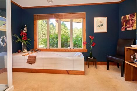 Photo of property in 355 Turitea Road, Turitea, Palmerston North, 4472