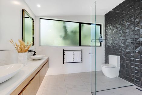 Photo of property in 27 Brownhill Road, Whitford, Manurewa, 2576