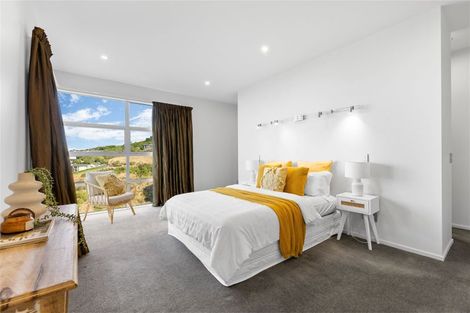 Photo of property in 4 Law Lane, Mount Pleasant, Christchurch, 8081