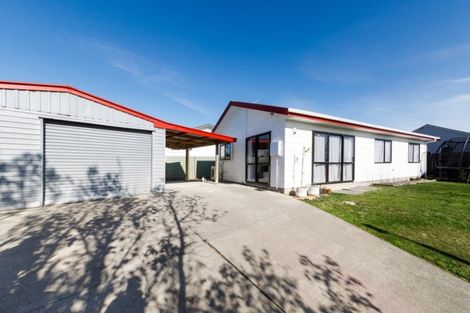 Photo of property in 27 Tiller Close, Kelvin Grove, Palmerston North, 4414