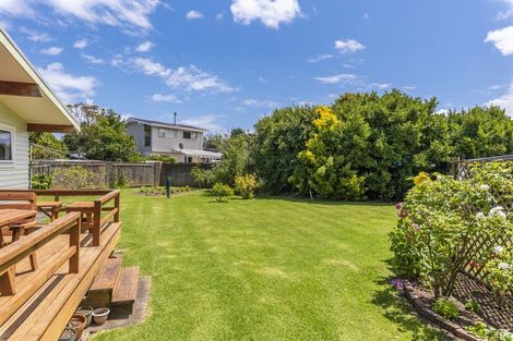 Photo of property in 33 Francis Road, Paraparaumu Beach, Paraparaumu, 5032