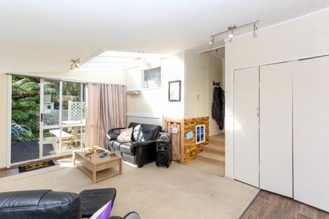 Photo of property in 33 Pembroke Street, Westown, New Plymouth, 4310