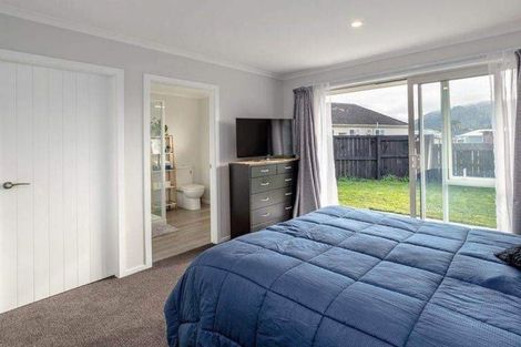 Photo of property in 4 Mckerrow Place, Featherston, 5710