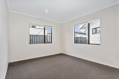 Photo of property in 96 Maplesden Drive, Clendon Park, Auckland, 2103