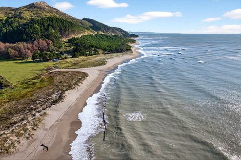 Photo of property in 13 Mataikona Road, Mataikona, Tinui, 5889