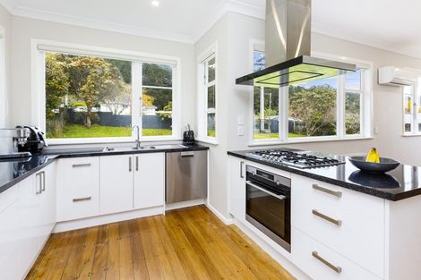 Photo of property in 73 Kamahi Street, Stokes Valley, Lower Hutt, 5019