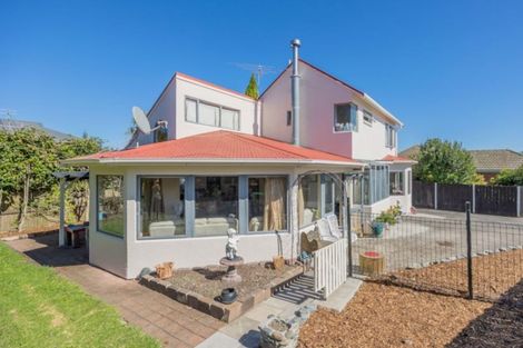 Photo of property in 8a Seaside Avenue, Waterview, Auckland, 1026