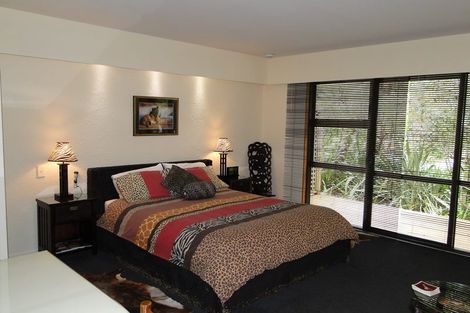 Photo of property in Twin Waters Lodge, 30 Totara Avenue, Collingwood, 7073