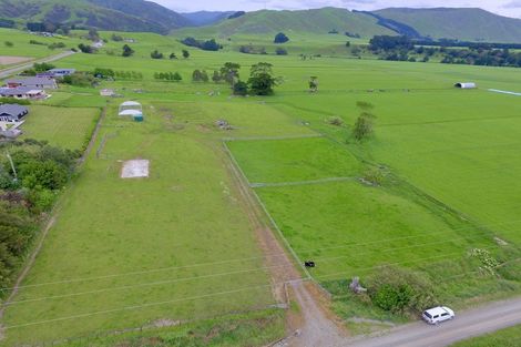 Photo of property in 98 Konini Street, Tokomaru, Palmerston North, 4474